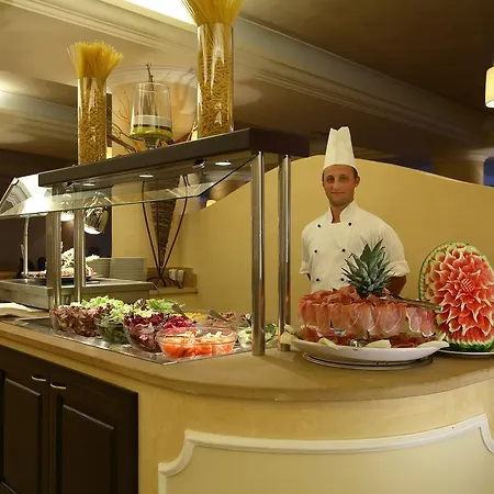 호텔 Capo Dei Greci And 4*