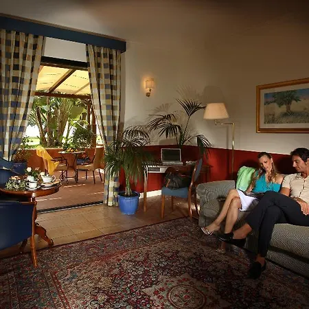 호텔 Capo Dei Greci And 4*