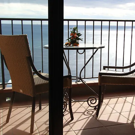 Capo Dei Greci And 4* SantʼAlessio Siculo