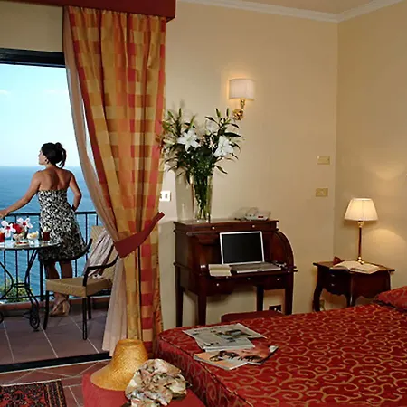 호텔 Capo Dei Greci And SantʼAlessio Siculo