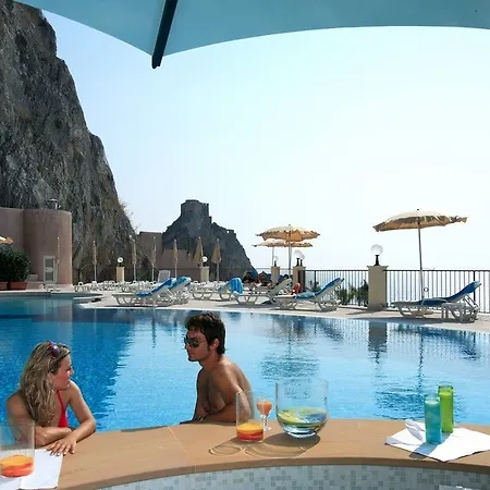 Capo Dei Greci And 호텔