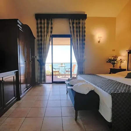 Capo Dei Greci Taormina Coast & Hotel SantʼAlessio Siculo