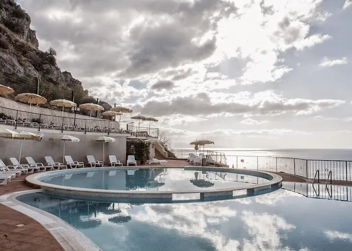 Capo Dei Greci And 4*