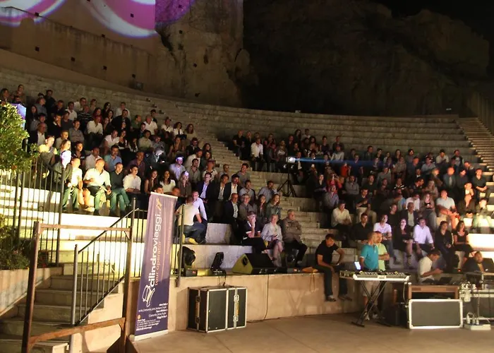 Отель Capo Dei Greci And 4*