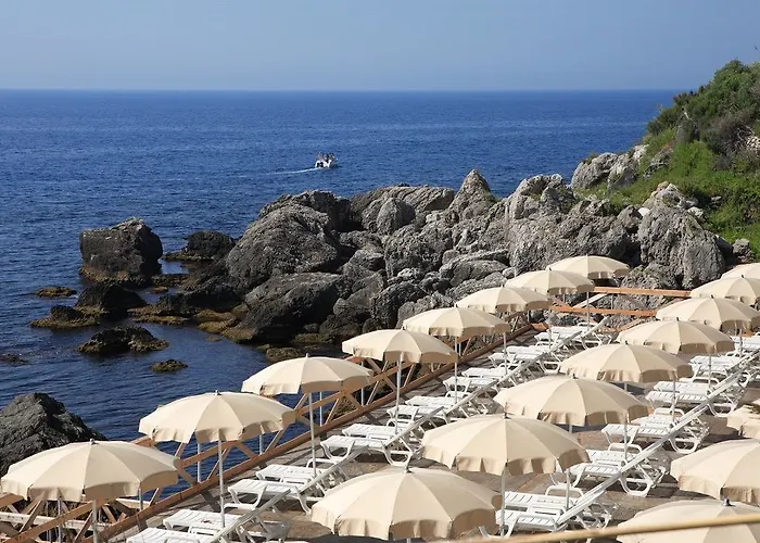 Capo Dei Greci And 4*